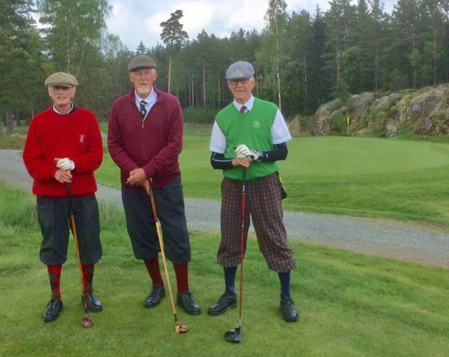 På 18:e tee fr. v. Lars Tengstrand, Stig Schälin och Lars Mellbin. Foto: Lars Mellbins samlingar