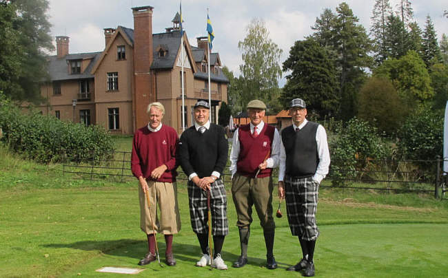 Höstträffen 2013 hölls på 125-årsfirande Ryfors. Från vänster: Göran Zachrisson, Joakim Bäckström, Peter Nordwall och Roger Svensson på första tee framför Engelska villan.  